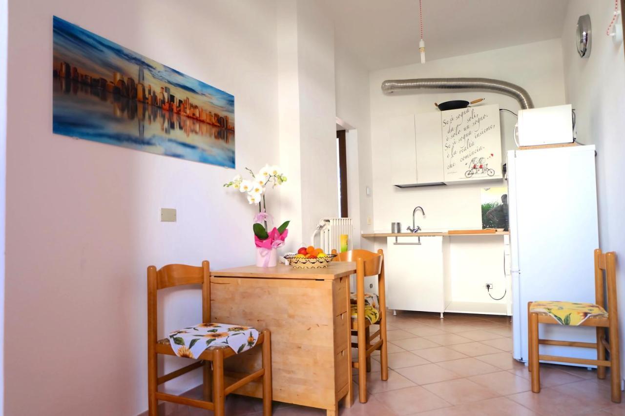 Aria Di Casa B&B Cantù Eksteriør billede
