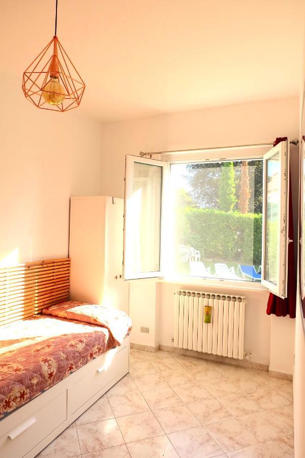 Aria Di Casa B&B Cantù Eksteriør billede