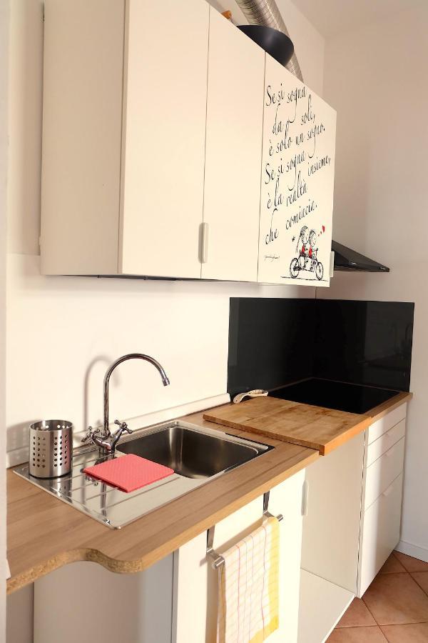Aria Di Casa B&B Cantù Eksteriør billede