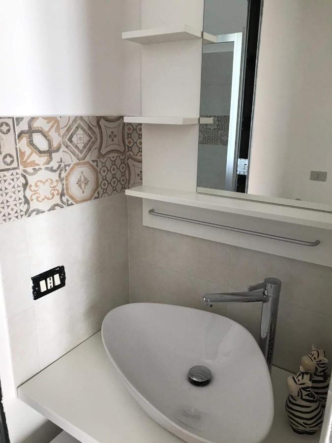 Aria Di Casa B&B Cantù Eksteriør billede
