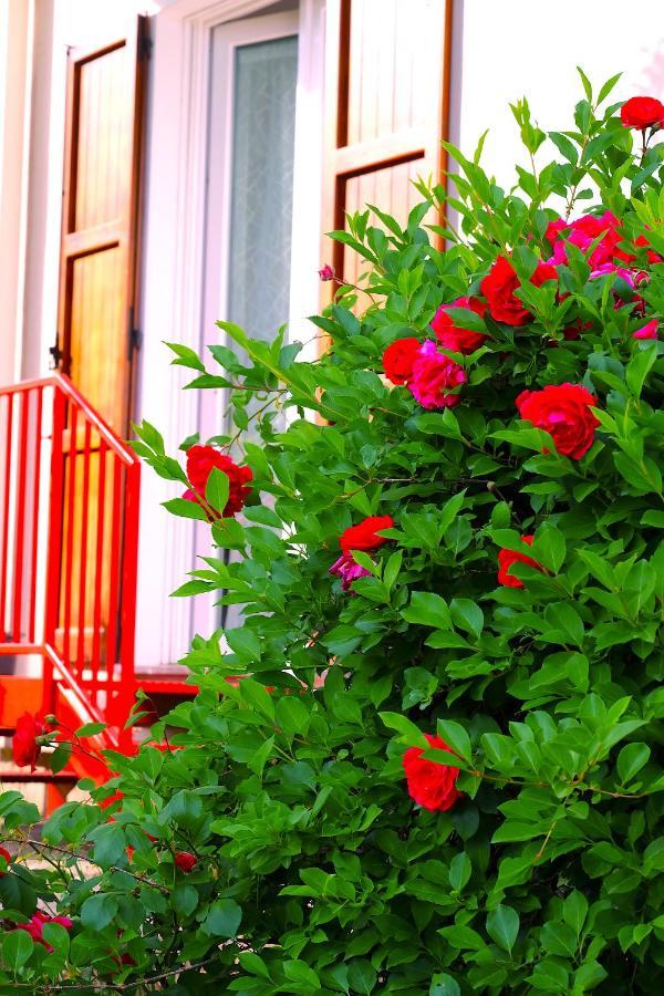 Aria Di Casa B&B Cantù Eksteriør billede