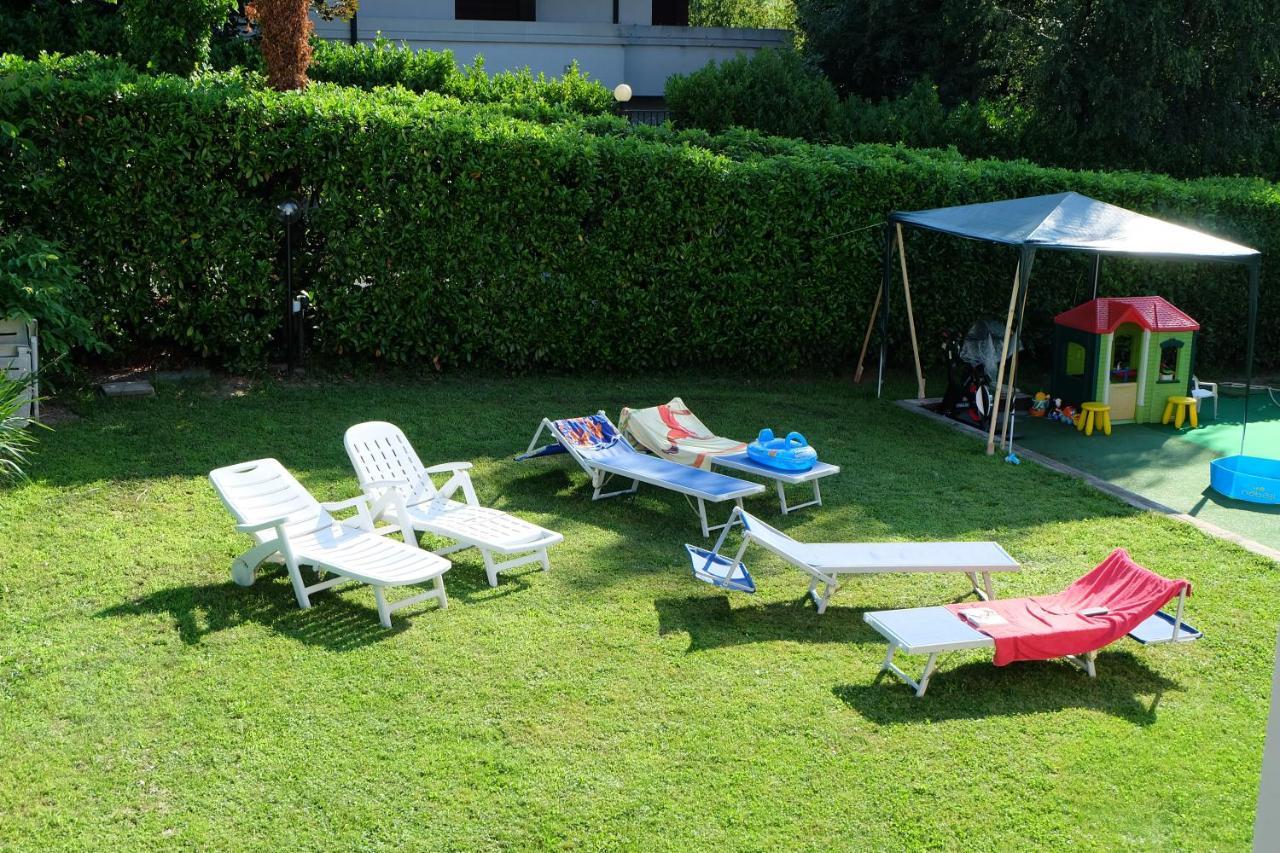 Aria Di Casa B&B Cantù Eksteriør billede