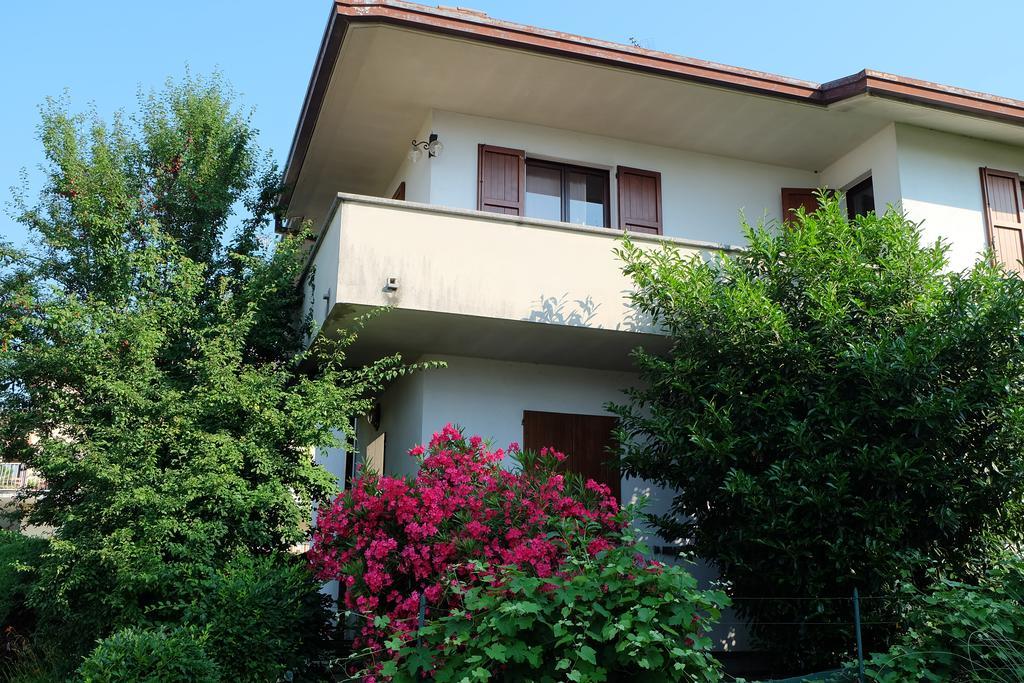 Aria Di Casa B&B Cantù Eksteriør billede