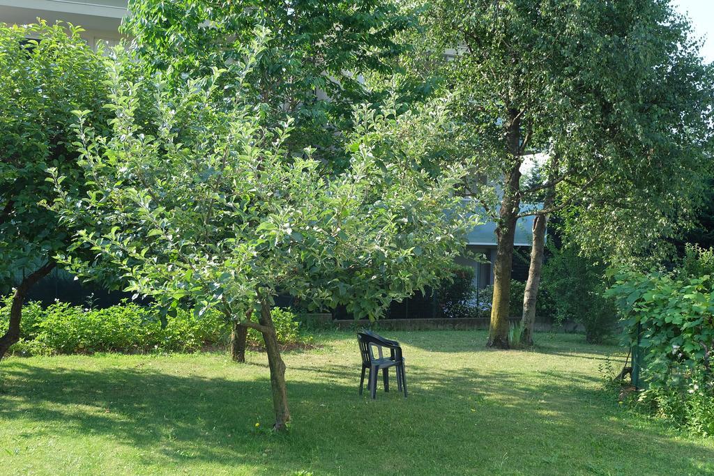 Aria Di Casa B&B Cantù Eksteriør billede