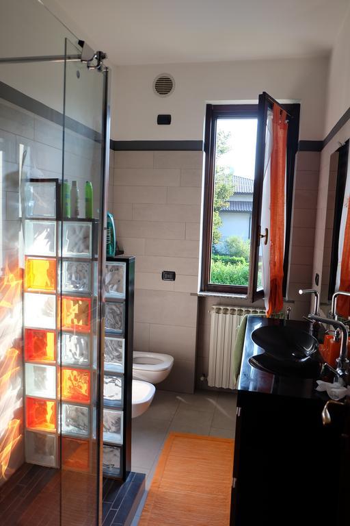 Aria Di Casa B&B Cantù Eksteriør billede