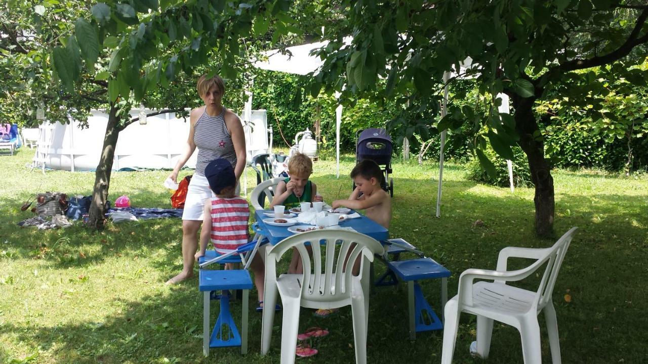 Aria Di Casa B&B Cantù Eksteriør billede